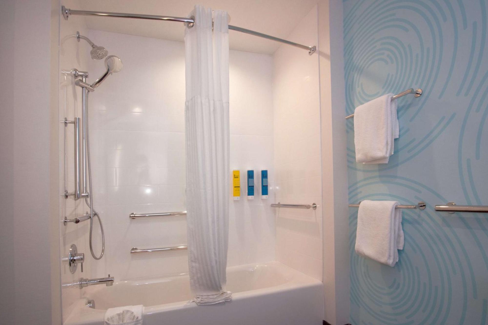 Tru By Hilton Nw Expressway Hotel 3*